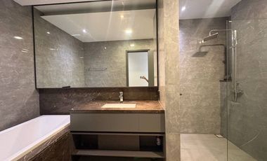 For rent and for sale 3 bedrooms condo in Huai Khwang, Bangkok