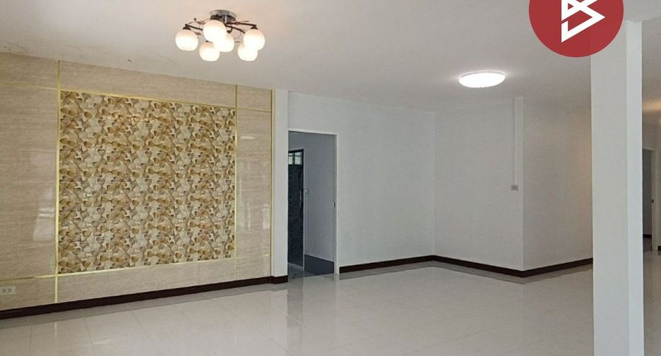 Haus zum Kauf mit 3 Zimmer in Klaeng, Rayong