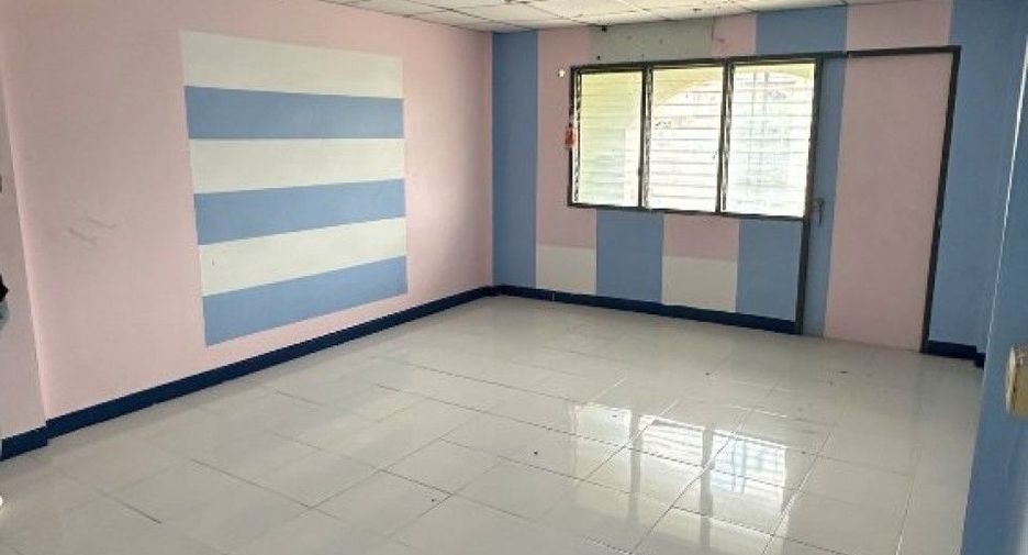 Gewerbefläche zum Kauf mit 4 Zimmer in Mueang Phitsanulok, Phitsanulok