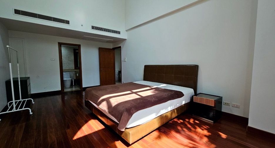 For sale 1 bed condo in Pathum Wan, Bangkok