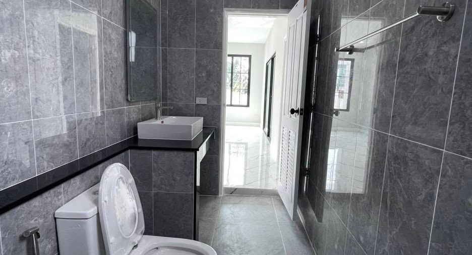 Продажа 4 спальни дом в Mueang Chiang Mai, Чианг Маи