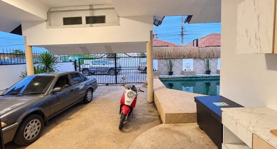 Casa en alquiler de 4 habitaciones en Jomtien, Pattaya