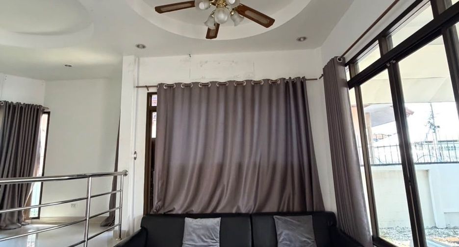 Casa en alquiler de 4 habitaciones en Jomtien, Pattaya