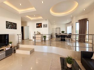 Casa en alquiler de 4 habitaciones en Bang Lamung, Chonburi