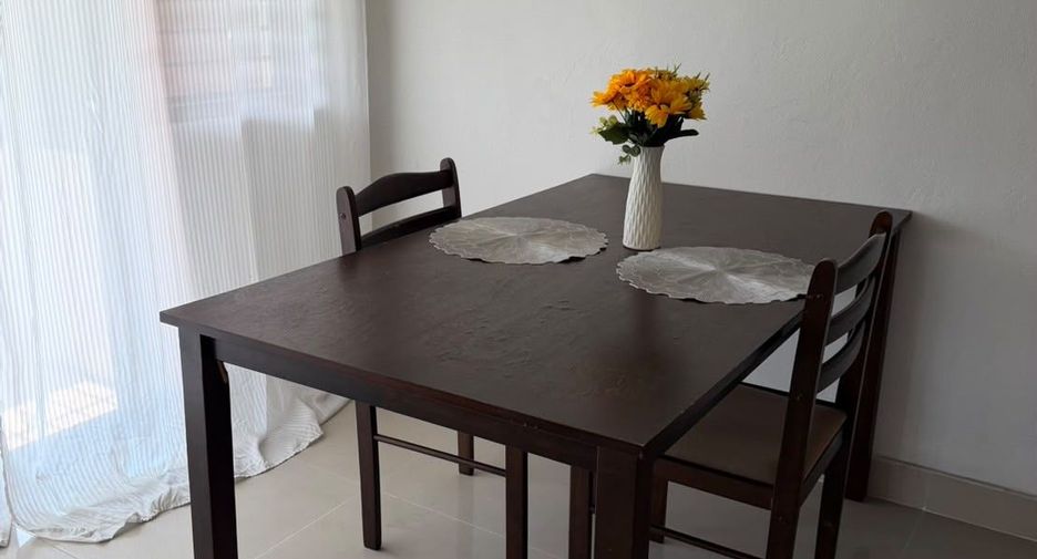 Casa en alquiler de 4 habitaciones en Jomtien, Pattaya