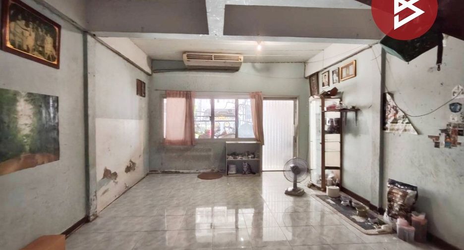 Reihenhaus zum Kauf mit 2 Zimmer in Khan Na Yao, Bangkok