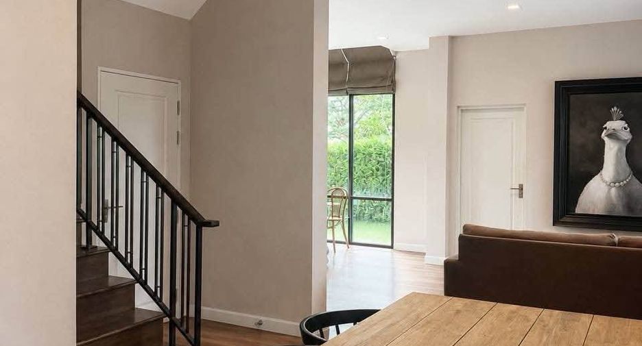For sale 4 bedrooms house in Taling Chan, Bangkok