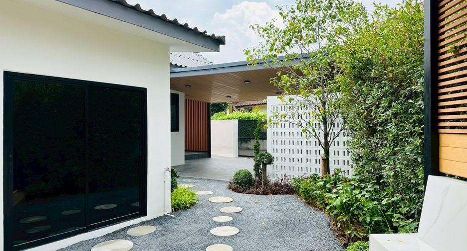 For sale 3 bedrooms house in Bueng Kum, Bangkok