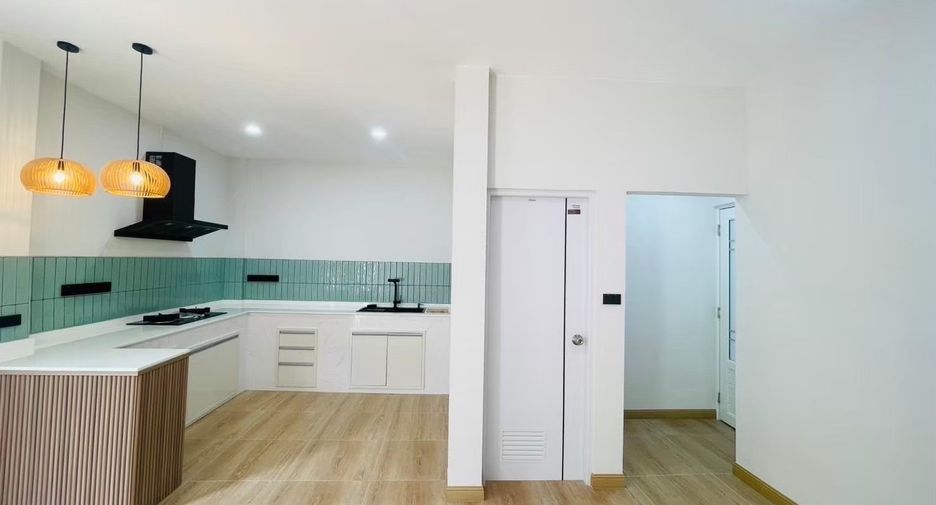 For sale 3 bedrooms house in Bueng Kum, Bangkok