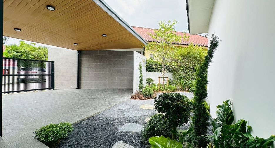 For sale 3 bedrooms house in Bueng Kum, Bangkok