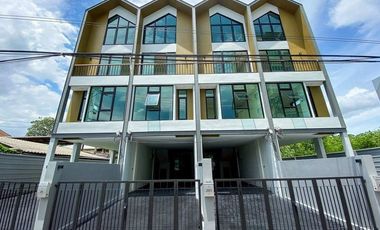 For sale 3 bedrooms house in Bang Na, Bangkok