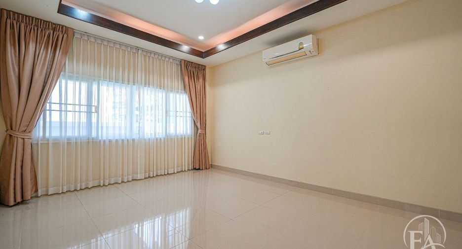 出售 4 卧室 独立屋 在 Huai Yai, 芭提雅