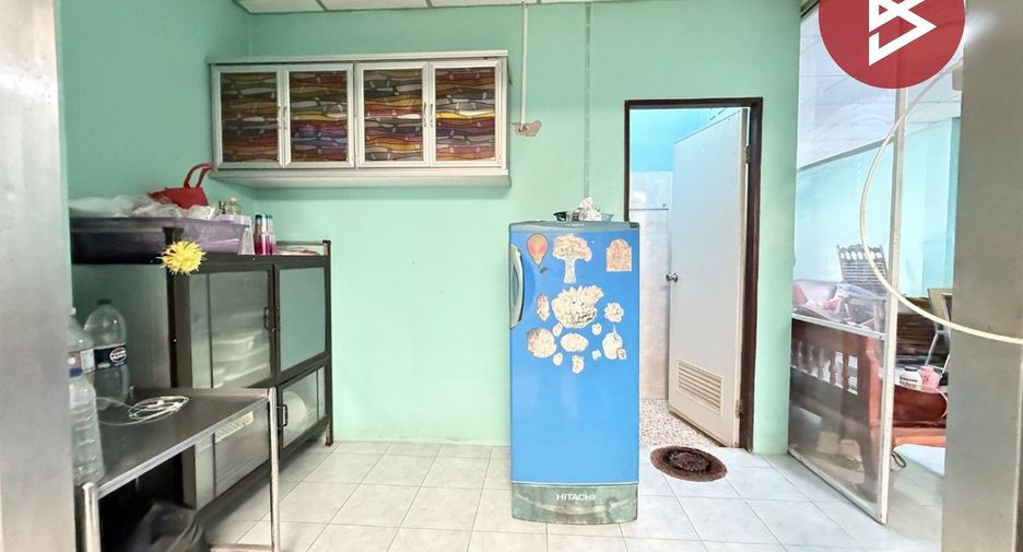 Casa adosada en venta de 4 habitaciones en Phutthamonthon, Nakhon Pathom