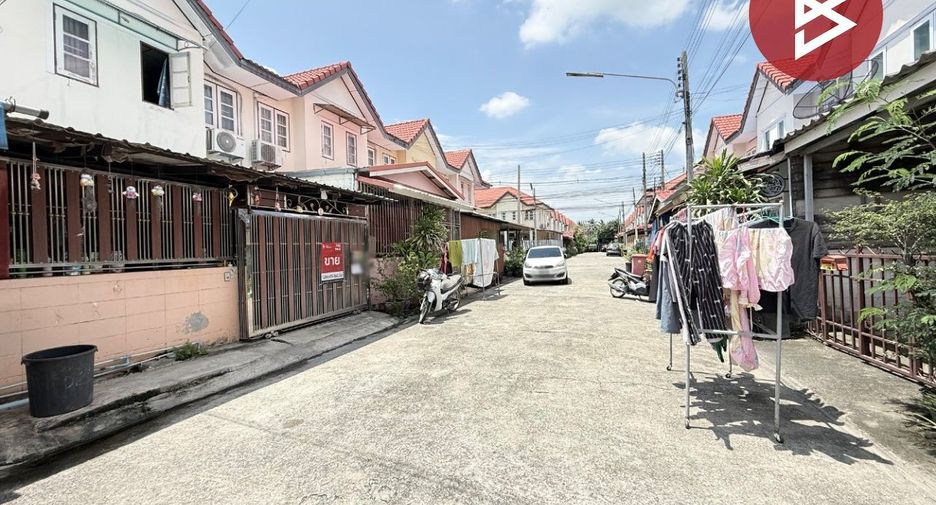 Casa adosada en venta de 4 habitaciones en Phutthamonthon, Nakhon Pathom
