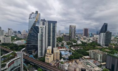 For sale 2 bedrooms condo in Khlong Toei, Bangkok