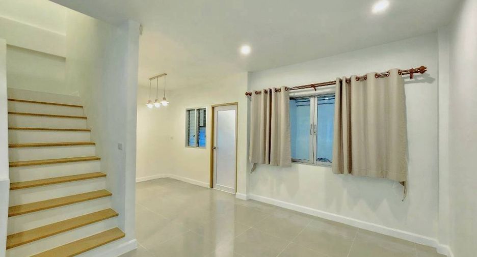 Casa adosada en venta de 3 habitaciones en Thalang, Phuket
