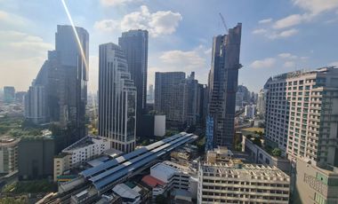 For sale 2 bedrooms condo in Khlong Toei, Bangkok