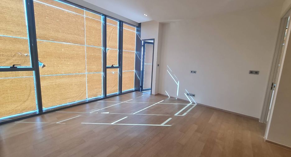 For sale 2 bedrooms condo in Khlong Toei, Bangkok