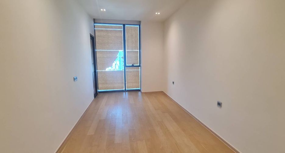 For sale 2 bedrooms condo in Khlong Toei, Bangkok