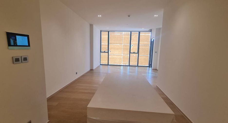 For sale 2 bedrooms condo in Khlong Toei, Bangkok