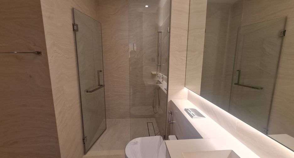 For sale 2 bedrooms condo in Khlong Toei, Bangkok