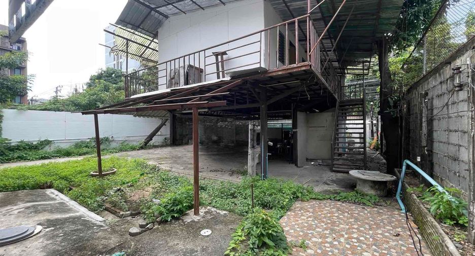 À vendre et à louer terrain à Watthana, Bangkok