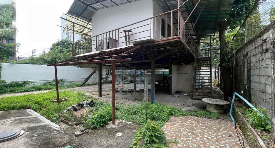 À vendre et à louer terrain à Watthana, Bangkok