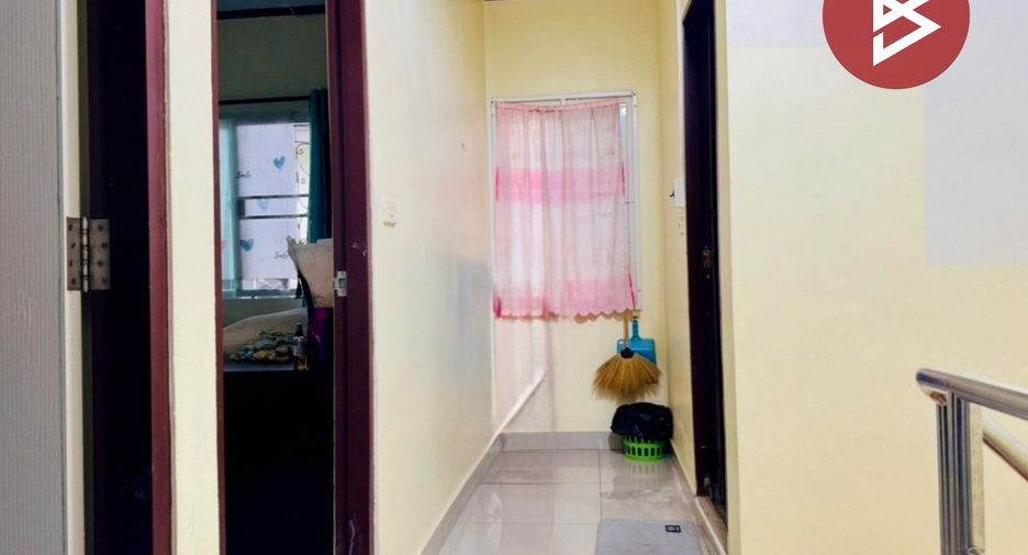 For sale 3 bedrooms townhouse in Thung Khru, Bangkok
