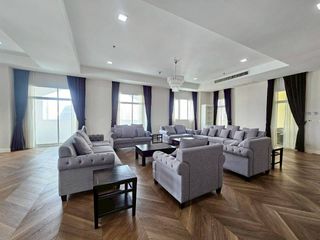 Apartamento con servicios en alquiler de 4 habitaciones en Khlong Toei, Bangkok