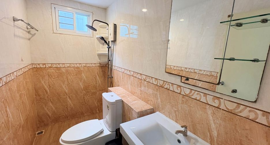For rent 3 ベッドルーム villa in Bang Lamung, Chonburi