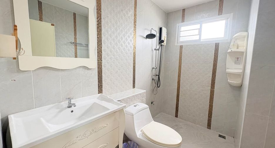 For rent 3 ベッドルーム villa in Bang Lamung, Chonburi