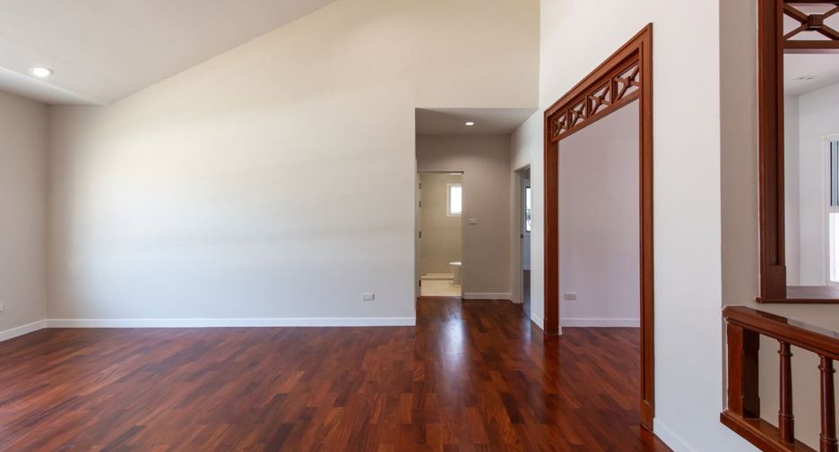 For sale 4 bedrooms house in Prawet, Bangkok