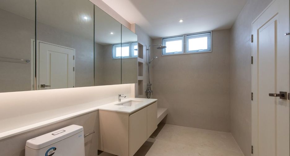 For sale 4 bedrooms house in Prawet, Bangkok