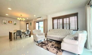 For rent and for sale 4 bedrooms house in Bang Phli, Samut Prakan