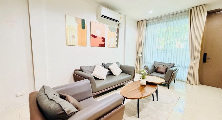 Casa adosada en alquiler y en venta de 3 habitaciones en Don Mueang, Bangkok