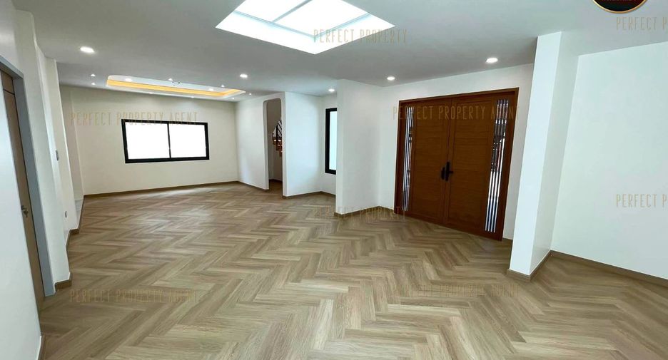 Casa en venta de 5 habitaciones en Wang Thonglang, Bangkok