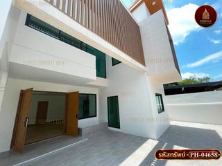 Casa en venta de 5 habitaciones en Wang Thonglang, Bangkok