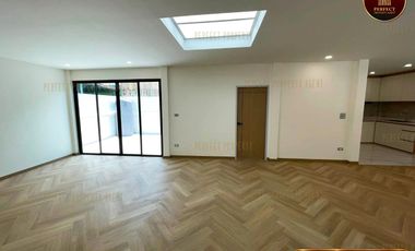 For sale 5 ベッドルーム house in Wang Thonglang, Bangkok
