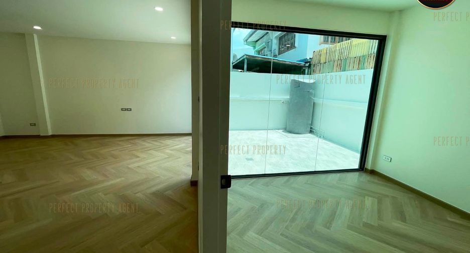 Casa en venta de 5 habitaciones en Wang Thonglang, Bangkok