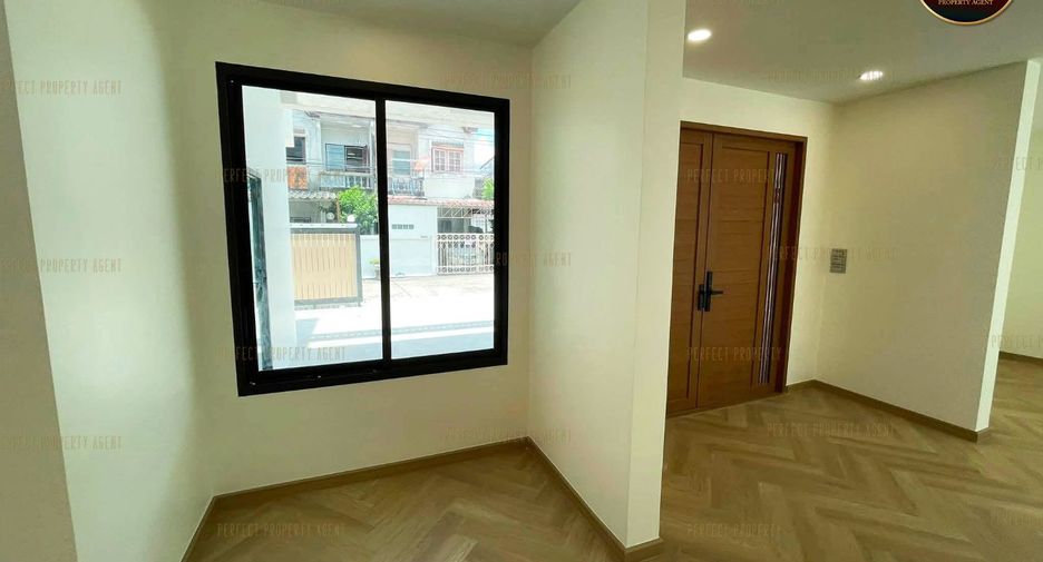 Casa en venta de 5 habitaciones en Wang Thonglang, Bangkok