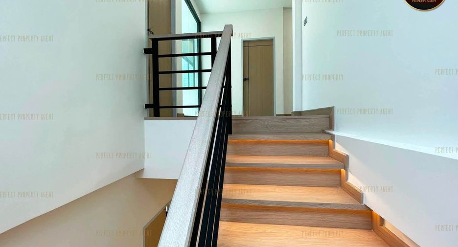 Casa en venta de 5 habitaciones en Wang Thonglang, Bangkok