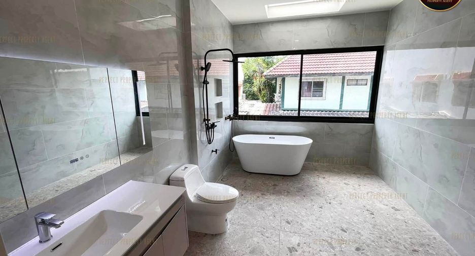 Casa en venta de 5 habitaciones en Wang Thonglang, Bangkok