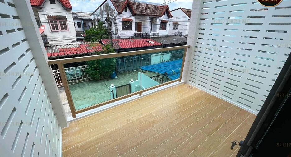 Casa en venta de 5 habitaciones en Wang Thonglang, Bangkok
