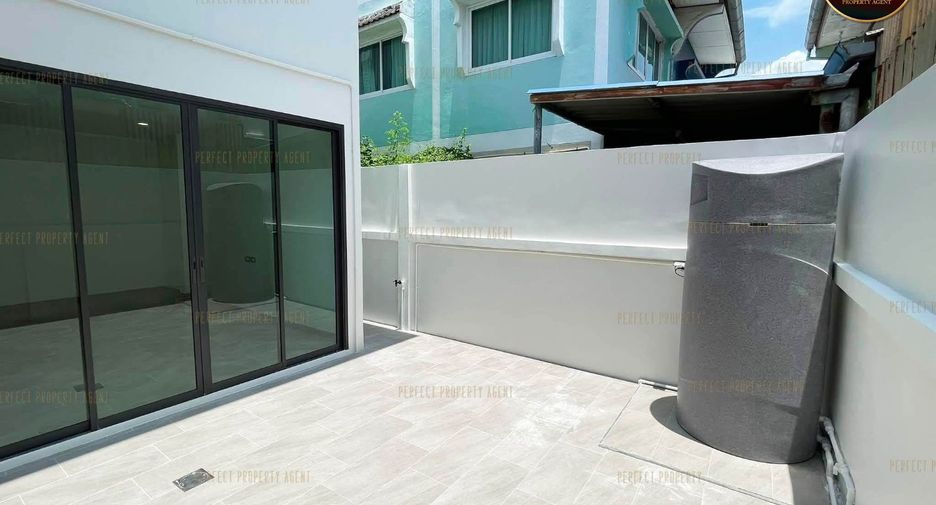Casa en venta de 5 habitaciones en Wang Thonglang, Bangkok