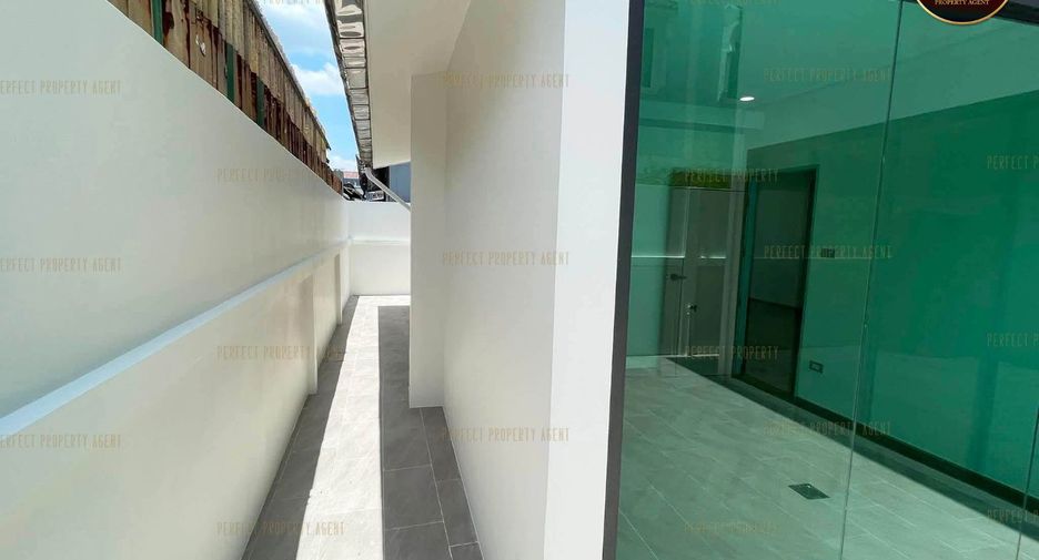 Casa en venta de 5 habitaciones en Wang Thonglang, Bangkok