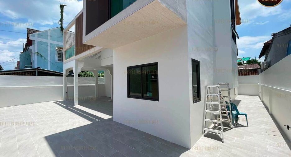 Casa en venta de 5 habitaciones en Wang Thonglang, Bangkok