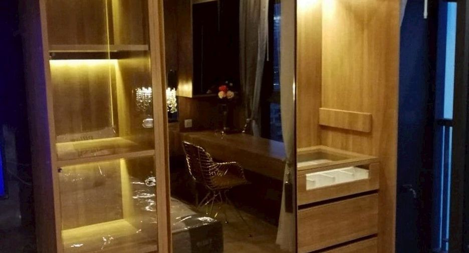 Wohnung zur Miete mit 1 Zimmer in Pathum Wan, Bangkok