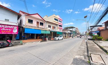 出售 2 卧室 商业空间 在 Ban Chang, Rayong