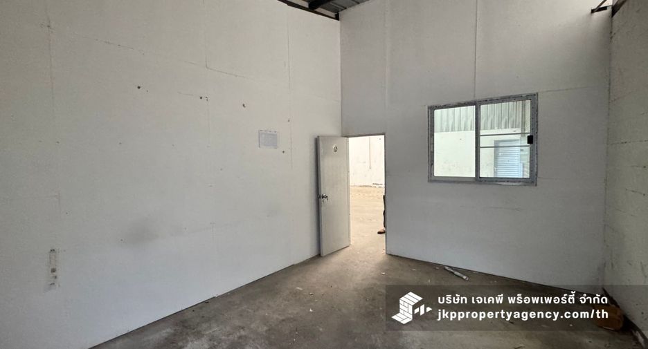For rent warehouse in Huai Khwang, Bangkok