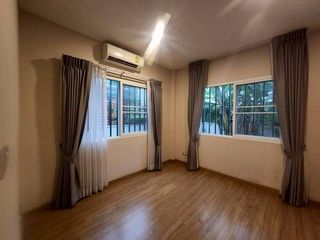 For rent 4 bedrooms house in Phasi Charoen, Bangkok